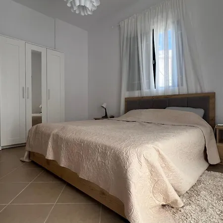 Apartament The White Donkey House