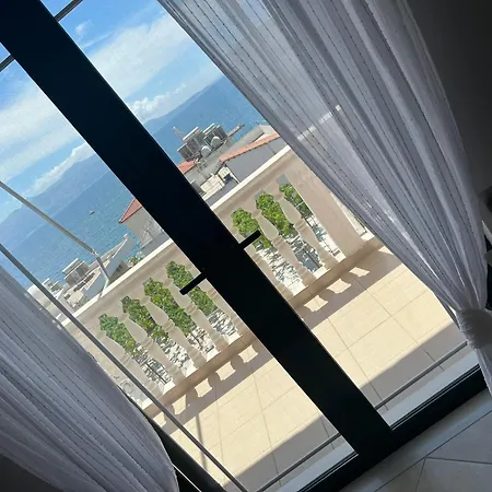 Apartament The White Donkey House