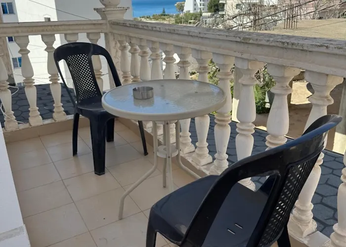 The White Donkey House Apartment *