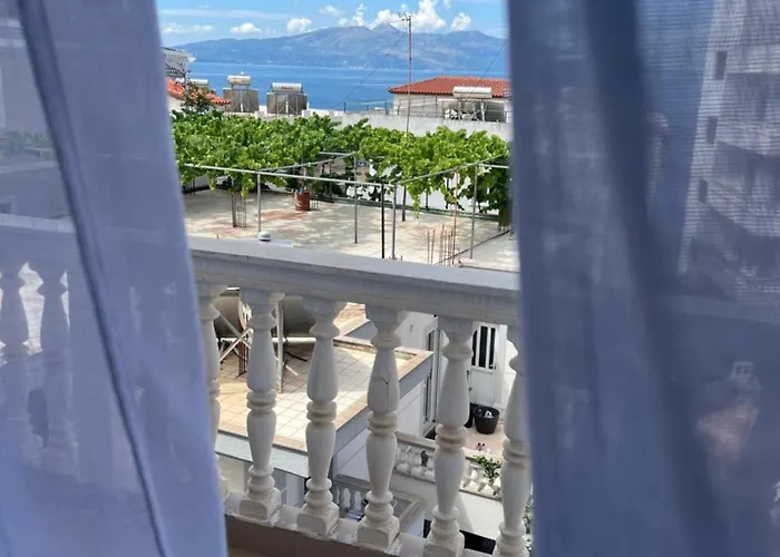 The White Donkey House Apartment