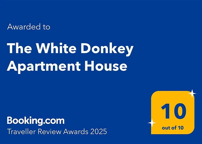 The White Donkey House Apartment *