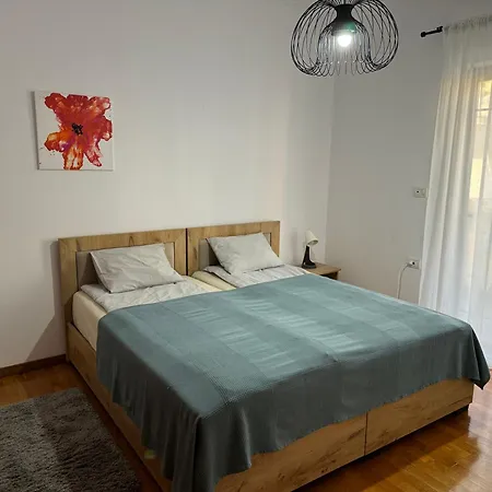 The White Donkey House * Sarandë
