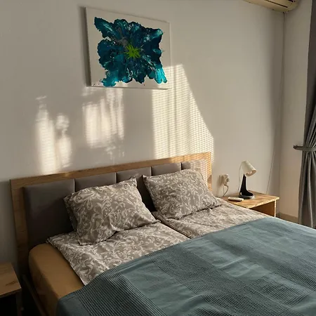 The White Donkey House * Sarandë